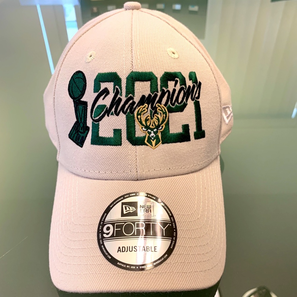 Milwaukee Bucks New Era 2021 NBA Finals Champions Bold 9FORTY Adjustable Hat